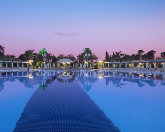 Saphir Resort & Spa - Okurcalar - Piscine
