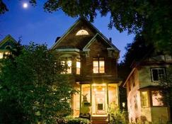 Harvey House Bed And Breakfast - Oak Park - Building
