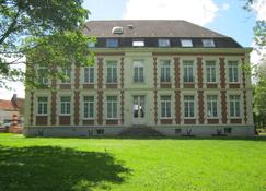 Château De Moulin Le Comte - Aire-sur-la-Lys - Building
