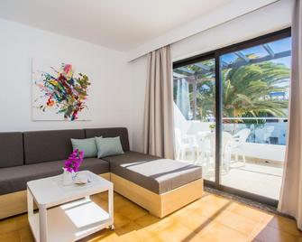 أبارتمنتوس لوس توليبانس - Puerto del Carmen - غرفة معيشة