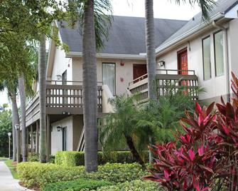 Doral Inn & Suites Miami Airport West - Doral - Building