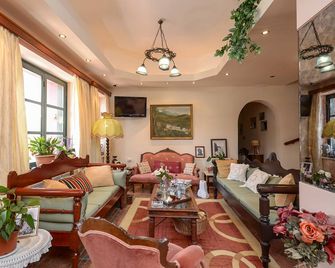 阿波羅酒店 - 拿索斯城 - 客廳