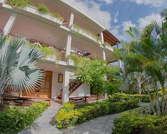 Hotel Bahía Pinorroa - Capurganá - Edificio
