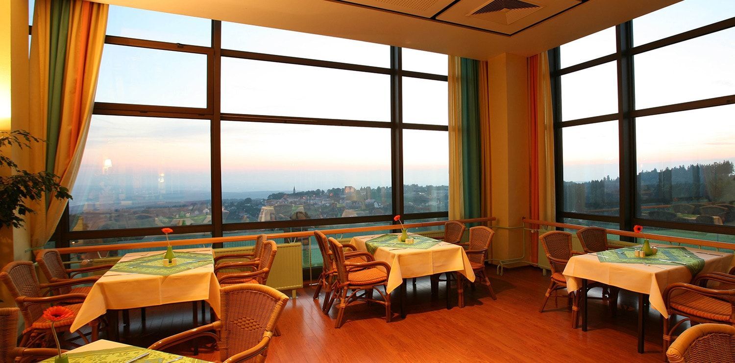 إيفا شوينيك، هوتل آند فيرينبارك