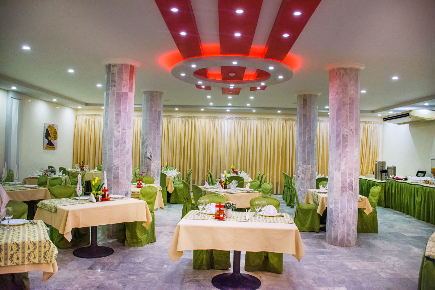 Splendid Hotel - ואגאדוגו - מסעדה