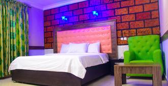 Brighton Hotel and Suites - Ibadan - Bedroom