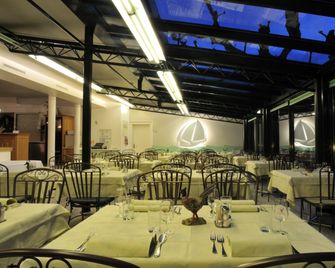 Hôtel Restaurant Cave Bel-Air - Mont-Vully - Restaurant