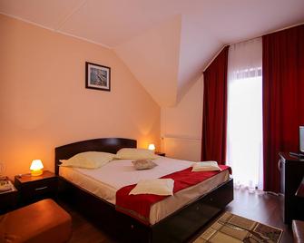 Hotel Ciric - يازي - غرفة نوم