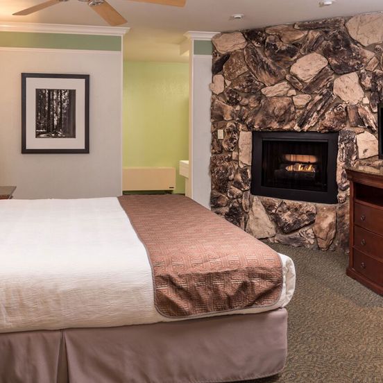 Bedroom view of Laurel Inn & Conference Center