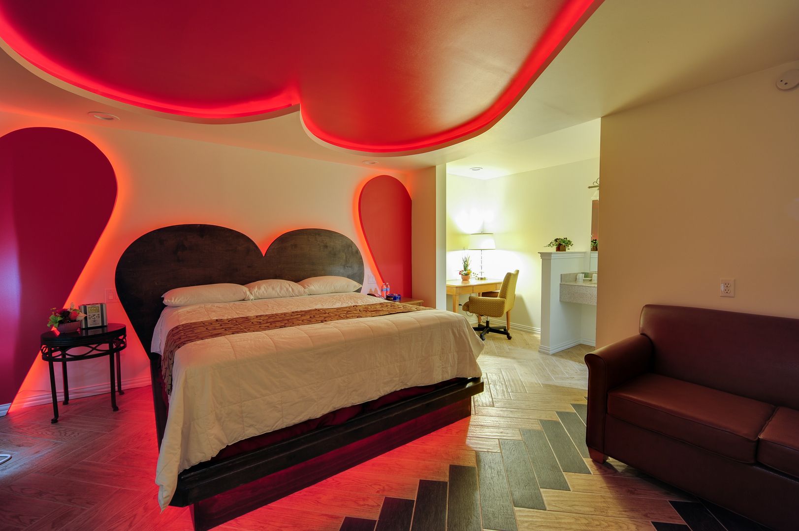 Romantic Inn Suites 70 8 3 Dallas Hotel Deals Reviews