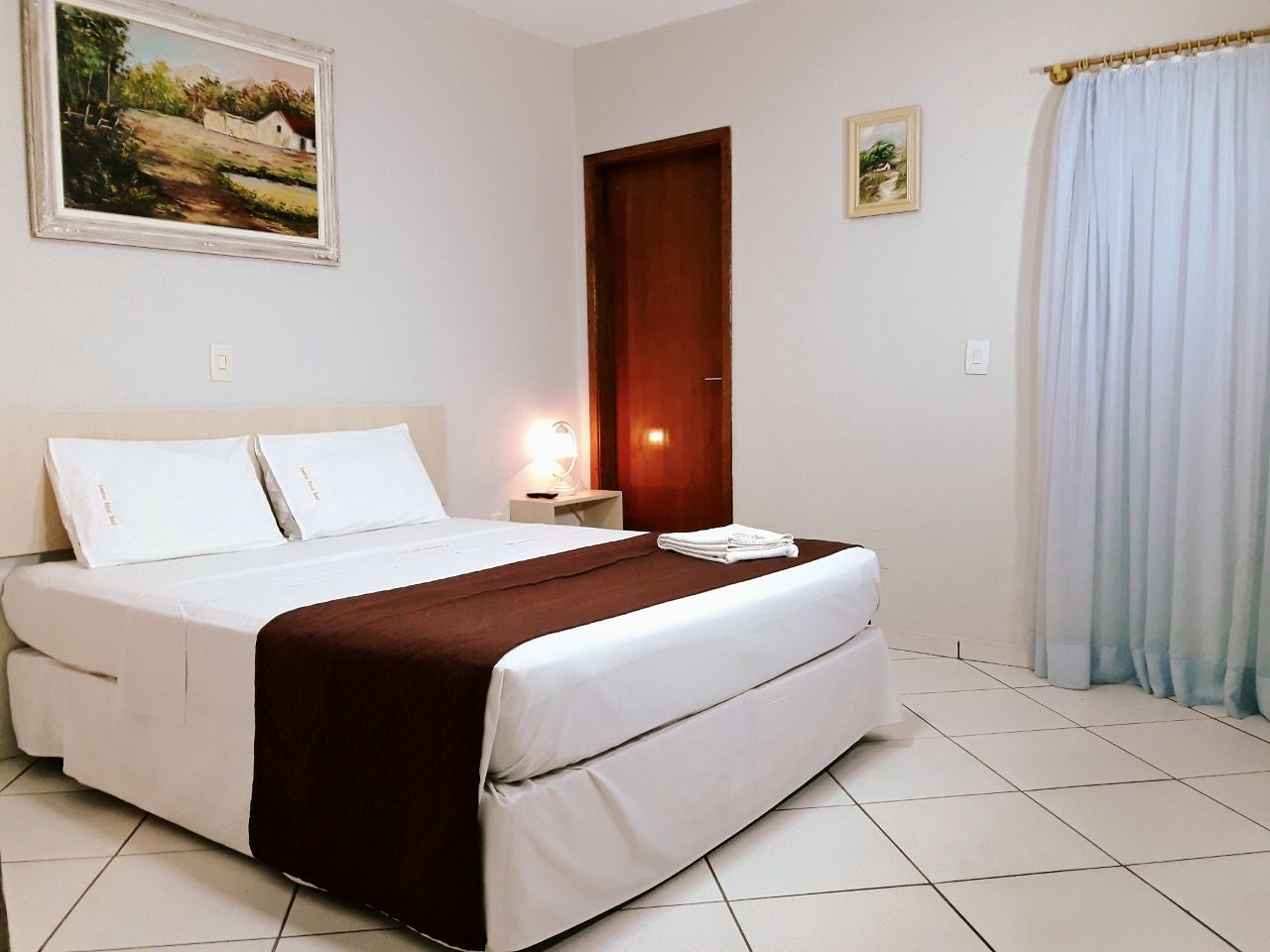 Londres Royal Hotel - Cama de alvenaria - Londrina - Quarto