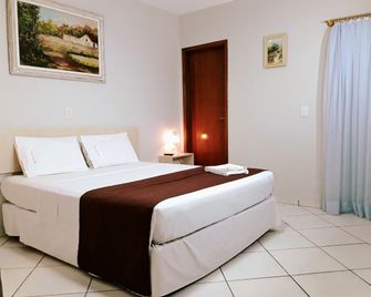 Londres Royal Hotel - Cama de alvenaria - Londrina - Quarto