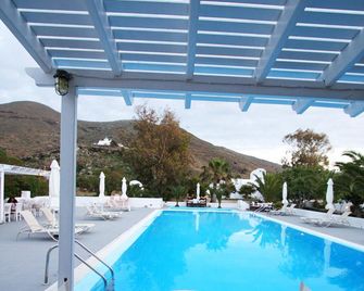 Pelagos Hotel - Oia - Pool