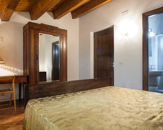 Agriturismo Miracco Atanasio Franco 'Il Maniero' - Santa Sofia d'Epiro - Habitación