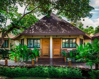 Naiyang Park Resort - Phuket City - Bedroom