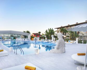 Augusta Eco Wellness Resort - Sanxenxo - Басейн