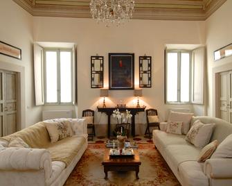 Palazzo Sant'Angelo Boutique B&B - Spoleto - Living room