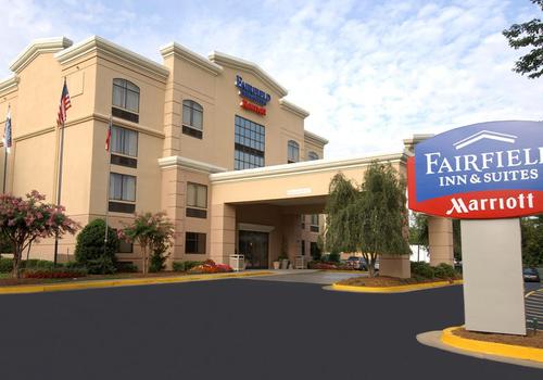 Fairfield Inn Suites By Marriott Atlanta Airport South - 