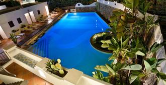 戈多帕多公園酒店 - 利帕里 - 利帕里 - 游泳池