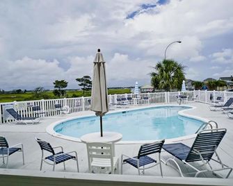 Palm Suites Trademark Collection by Wyndham - Atlantic Beach - Bazén