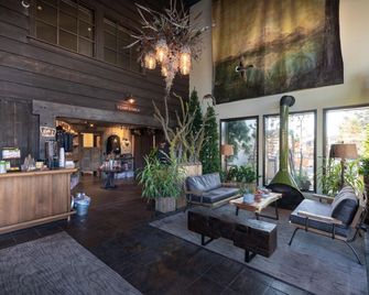 Campfire Hotel - Bend - Lobby