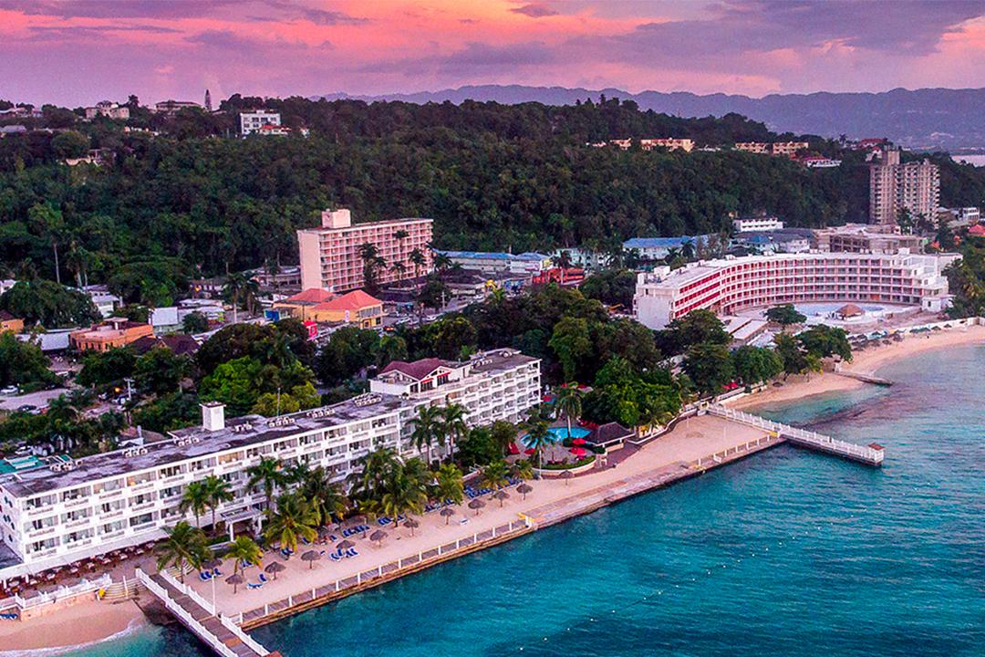 16 Best Hotels in Montego Bay. Hotels from C$ 35/night - KAYAK