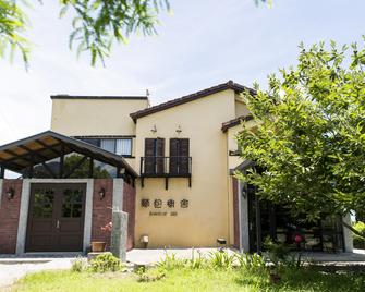 Breadfruit B&B - Guangfu Township - Gebäude