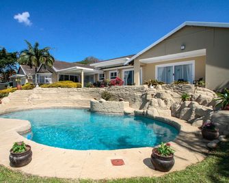 Addis Bed And Breakfast - Durban - Pool