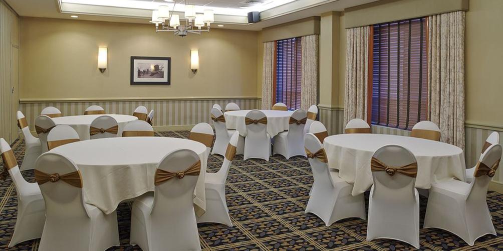 Comfort Inn Suites Logan International Airport 88 3 0 9
