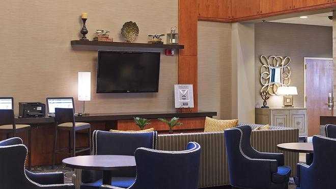 Comfort Inn Suites Logan International Airport 88 3 0 9