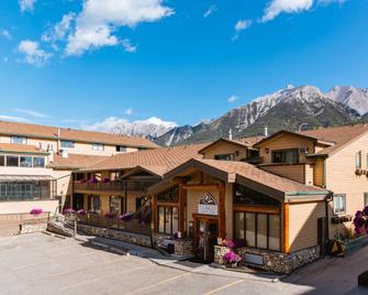 Rundle Mountain Lodge - Canmore - Building
