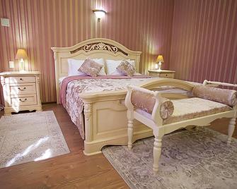 Grand Hotel Classic - Armawir - Schlafzimmer