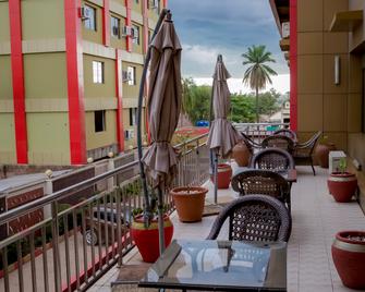 Hotel Gloria Inn - Lubumbashi - Pátio