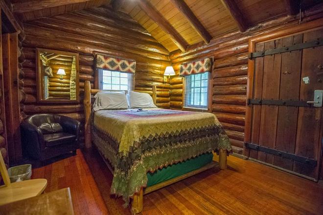 White Pines Resort 117 2 4 3 Mount Morris Hotel Deals