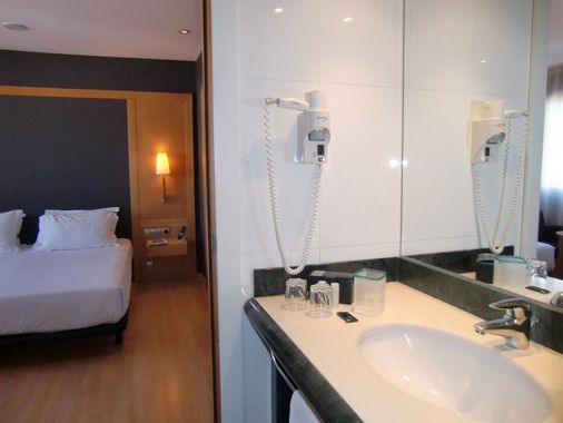 Hotel Barcelona Universal - Barcelona - Bad