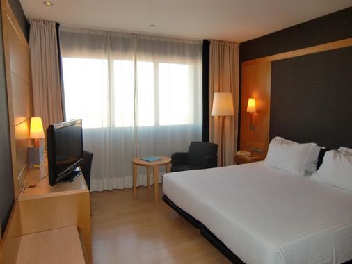 Hotel Barcelona Universal - Barcelona - Schlafzimmer