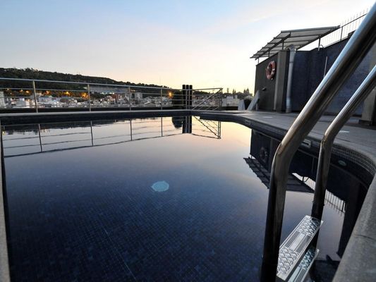 巴塞羅納環球飯店 - 巴塞隆納 - 游泳池