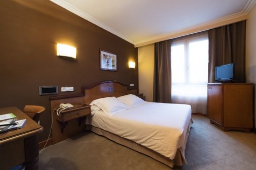 Hotel Sercotel Ciudad de Oviedo - Oviedo - Habitación