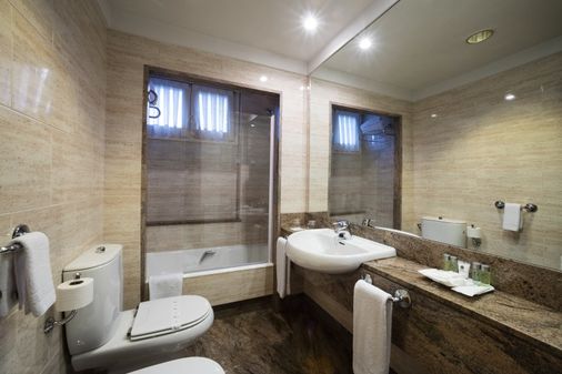 Hotel Sercotel Ciudad de Oviedo - Oviedo - Baño