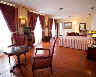 Hotel Florida - San Lorenzo de El Escorial - Bedroom