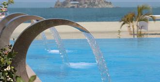 打馬卡塞爾科蒂爾海灘渡假酒店 - 聖瑪爾塔 - 聖瑪爾塔 - 游泳池