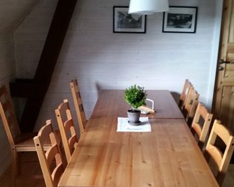 Augustas Bed & Breakfast Ab - Falkenberg - Dining room