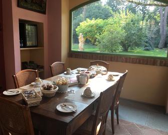 B&B San Martino - Mede - Comedor