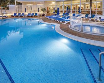 Hotel Ght Marítim - Calella - Pool