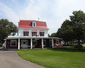 Shaw's Hotel & Cottages - Charlottetown - Building
