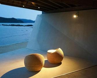 Denpaku The Beachfront Mijora - Tatsugo - Balkon