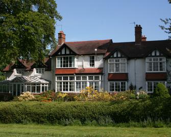 Boningale Manor - Wolverhampton - Building
