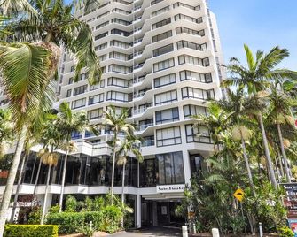 Surfers Plaza Resort - סרפרז פרדייז - כניסה למלון