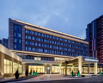 Hilton Garden Inn Novorossiysk - Noworossijsk - Gebäude