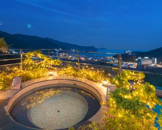 Friemily Pool Villa & Hotel - Geoje - Zwembad